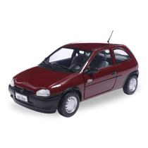 Miniatura Chevrolet Corsa Wind 1994 - California Classics - 1:24 Miniatura Chevrolet Corsa Wind 1994 - California Classics - 1:24