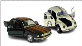 Miniatura de carro antigo kit Mustang e fusca Herbie metal Miniatura de carro antigo kit Mustang e fusca Herbie metal