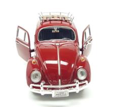 miniatura de Fusca 1966 com rack de teto escala 1/24 Motormax