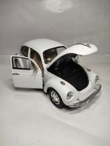 Miniatura de metal Volkswagen Fusca escala 1/24 welly
