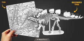 Miniatura de montar metal earth - stegosaurus skeleton