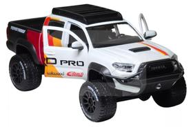 Miniatura de Toyota Tacoma trd pro 2023 escala 1/27 maisto