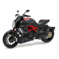 Miniatura Ducati Diavel Carbon Maisto 1/12