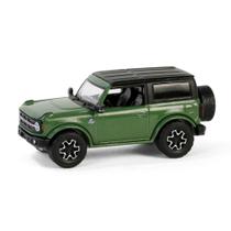 Miniatura Ford Bronco 2-Door Outer Banks 2023 - Showroom Floor - Série 5 - Greenlight - 1:64