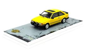 Miniatura Ford Escort XR3 1988 Series 7 Amarelo 1:64