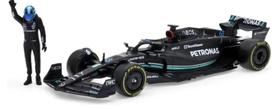 Miniatura Fórmula 1 Mercedes Benz W14 E c/ Figura - 44 Lewis Hamilton 63 George Russel (2023) 1:24 - Burago