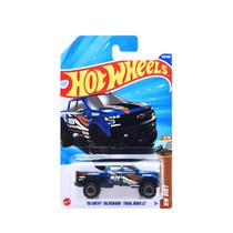 Miniatura hot wheels 19 chevy silverado trail boss lt