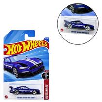 Miniatura hot wheels custom 18 ford mustang gt