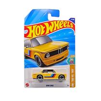 Miniatura hot wheels hw 70s vs. 90s 5/10 bmw 2002 77/250 hyx21n7c6