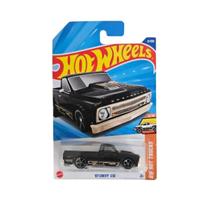 Miniatura hot wheels hw hot trucks 2/10 67 chevy c10 21/250 hyx51n7c5