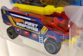 Miniatura hotwheels runway res-q htb57 2021 9 Miniatura hotwheels runway res-q htb57 2021 9