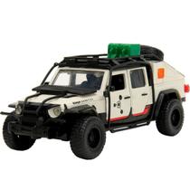 Miniatura Jurassic World Jeep Gladiator 2020 1:32 Carrinho Filme Jurassic World JAD34465 - Jada Toys