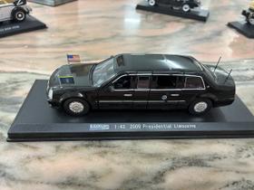 Miniatura Limousine Cadillac 2009 Obama 1:43 Luxury
