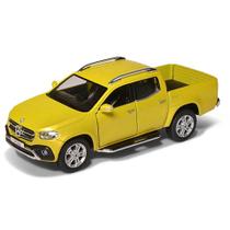 Miniatura Mercedes X-Class Kinsmart 1/42 Metal e Fricção Amarela Dourada Miniatura Mercedes X-Class Kinsmart 1/42 Metal e Fricção Amarela Dourada
