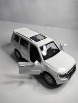 Miniatura Metal Mitsubishi Pajero Full 4wd Escala 1/43