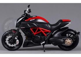 Miniatura Moto Ducati Diavel Vermelha/preta Maisto 1/12