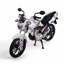 Miniatura Moto Honda CG Titan 1/18 Motocicleta Com Base Miniatura Moto Honda CG Titan 1/18 Motocicleta Com Base