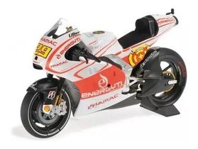 Miniatura Moto Minichamps Ducati Gp 2013 Andreia Iannone cor:branco Miniatura Moto Minichamps Ducati Gp 2013 Andreia Iannone cor:branco