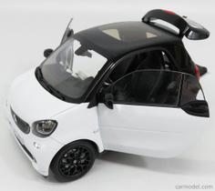 Miniatura Norev Smart Fortwo 2015 Escala 1/18 Preto/Branco Miniatura Norev Smart Fortwo 2015 Escala 1/18 Preto/Branco