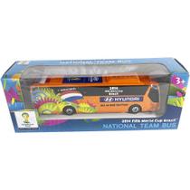 Miniatura Ônibus Hyundai Copa Mundo Brasil 2014 Seleções Team Bus - DTC