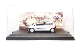 miniatura Renault Twingo - expositor modelo B GAM0500