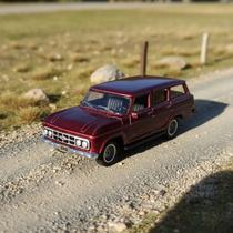 Miniatura Veraneio 1968 Metal Pneus De Borracha 1/64 8cm Cor:Vermelho