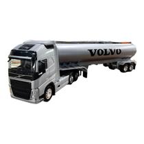 Miniatura Volvo FH Trucado Prata Carreta Tanque Welly 1:32