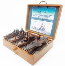 Miniaturas decorativas de Embarcações de época em metal com Porta Aviões