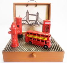 Miniaturas decorativas em metal Londres com Caixa Postal - Captain Ship
