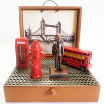Miniaturas decorativas em metal Londres com Guarda Real