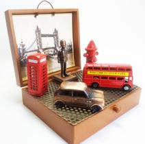 Miniaturas decorativas em metal Londres com Mini Cooper