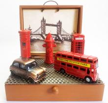 Miniaturas decorativas em metal Londres com Onibus Inglês