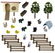 Miniaturas Quintal dos Bichinhos: Galinheiro, Cercas e Pets Fazendinha/Diorama Miniaturas Quintal dos Bichinhos: Galinheiro, Cercas e Pets Fazendinha/Diorama