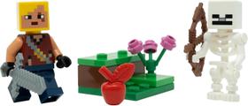 Minifigura Herói LEGO Minecraft com Esqueleto e Maçã