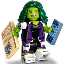 Minifigura LEGO Marvel Series 2 She-Hulk com capa roxa de 5 cm