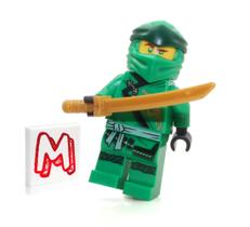 Minifigura LEGO NINJAGO Legacy Lloyd com logotipo de dragão 70670