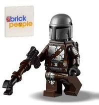 Minifigura LEGO Star Wars Mando com armadura Beskar prateada de 5 cm de altura