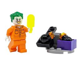 Minifigura LEGO Super Heroes Arkham Joker com Catapulta de Bomba