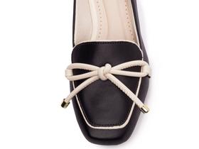 Mocassim Feminino Rasteiro Preto e Napa Off White Torricella