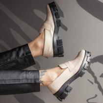 Mocassim Feminino Sola Tratorado Plataforma Blogueira Verniz Off White Macio Bico Redondo Modelo 10023 Mocassim Feminino Sola Tratorado Plataforma Blogueira Verniz Off White Macio Bico Redondo Modelo 10023