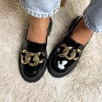 Mocassim Feminino Tratorado Atlanta com Detalhes de Corrente Ouro