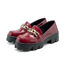 Mocassim Feminino Tratorado Com Corrente Moderno e Confortável Mocassim Feminino Tratorado Com Corrente Moderno e Confortável