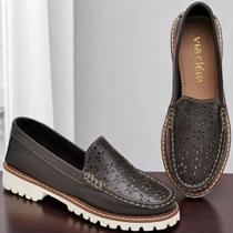 Mocassim Feminino Tratorado De Couro Confortável Com Recortes A Laser Moderno e Elegante Mocassim Feminino Tratorado De Couro Confortável Com Recortes A Laser Moderno e Elegante