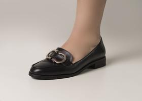 Mocassim preto fivela