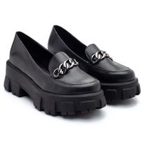 Mocassim Tratorado Feminino Preto Com Corrente Confort