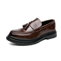 Mocassins masculinos de couro Tassel Platform Slip-on, sapatos marrons Mocassins masculinos de couro Tassel Platform Slip-on, sapatos marrons