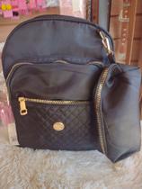 Mochila com 3 zipers, acompanha bolsinha Mochila com 3 zipers, acompanha bolsinha