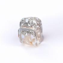 Mochila de Costas Feminina Brilhosa Folhas Passeio Cor:Branco Mochila de Costas Feminina Brilhosa Folhas Passeio Cor:Branco