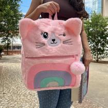 Mochila de Pelúcia Gatinha com Orelhinhas e Chaveiro