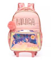 Mochila de Rodinhas G com Alças Lilica Happy Days 2024